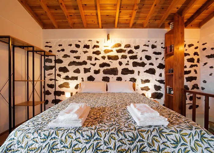 Casas Da Pedreira * Lajes do Pico