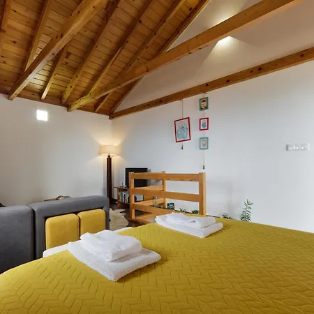 Casas Da Pedreira * לאז'ס דו פיקו