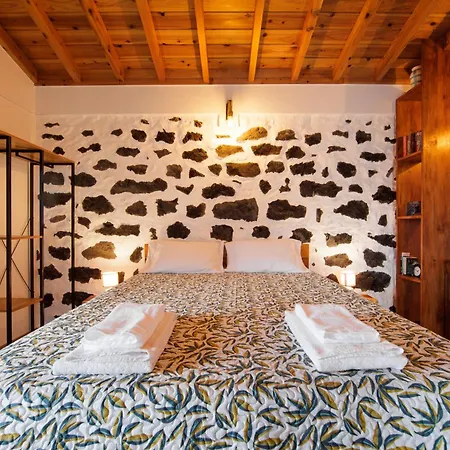 Casas Da Pedreira * Lajes do Pico